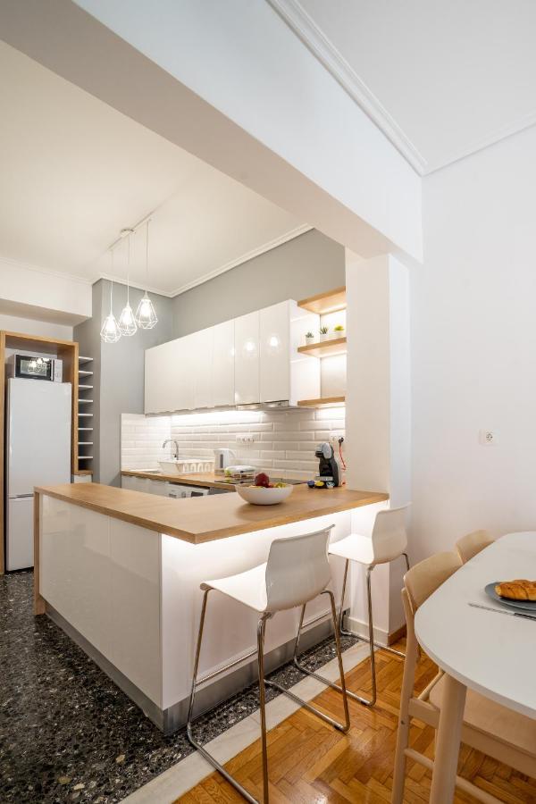 Newly Renovated 2Br Apt! Apartment Атина Екстериор снимка