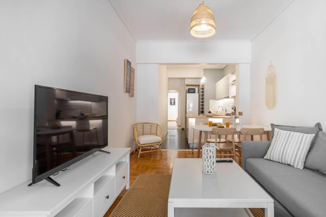 Newly Renovated 2Br Apt! Apartment Атина Екстериор снимка